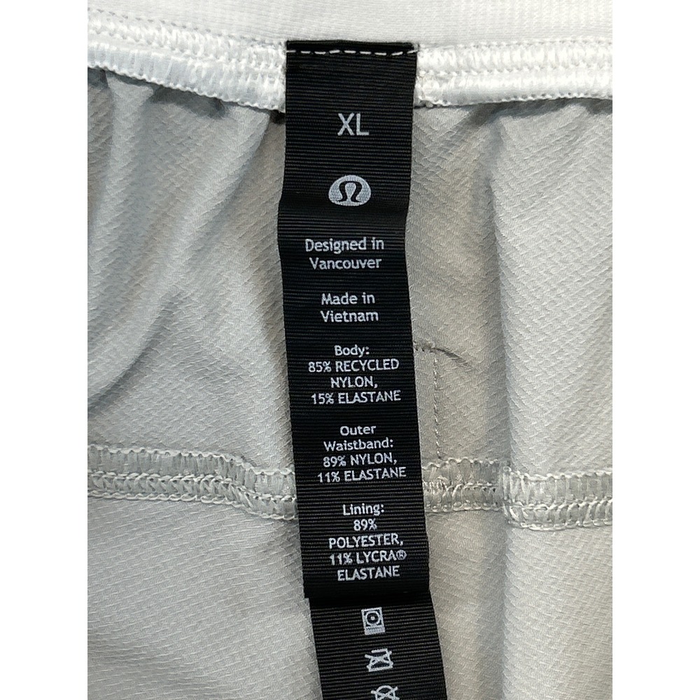Lululemon Shorts Mens XL Grey License to Train 7" Graphic Athletic Linerless - Picture 3 of 6